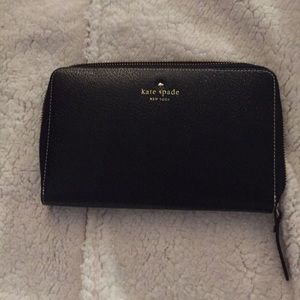 Kate Spade Large Leather Black Wristlet Never used
